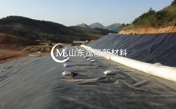 《崇義縣思順鄉垃圾填埋場》土工布、土工膜施工