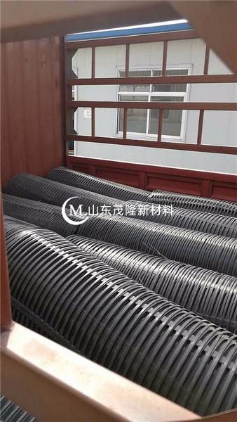 鋼塑土工格柵不易腐爛,多年運用而強度基本不變