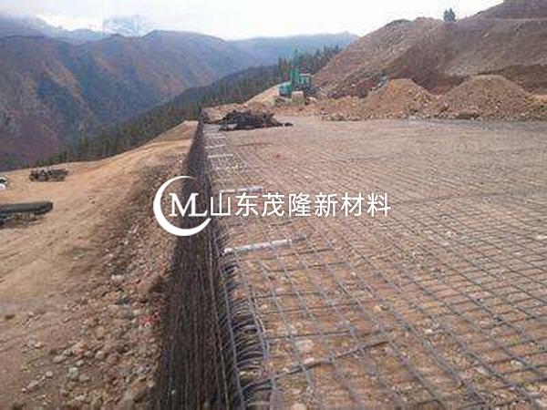 雙向塑料土工格柵的幾點技術特點