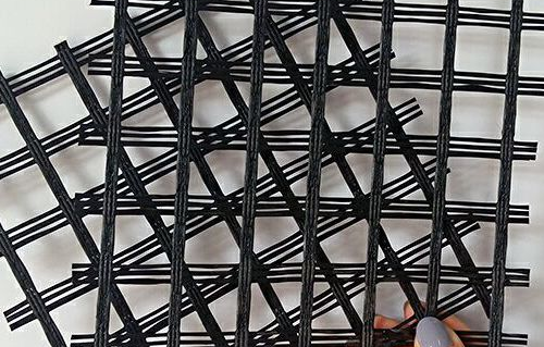 自粘型玻纖土工格柵應用于瀝青路面的好處