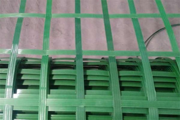 在路基截水溝出水口鋪設土工格柵有哪些注意事項呢? 第2張