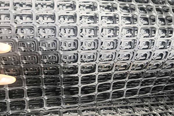 經(jīng)編滌綸土工格柵再施工中有哪些注意事項呢？  第3張