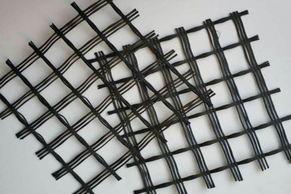 【土工格柵廠家】雙向土工格柵加筋邊坡性能有哪些優勢  第1張