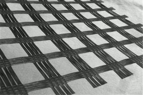 土工格柵與鋼筋哪個更牢固?鋪設究竟要選哪個? 第1張