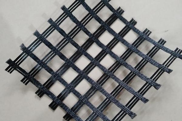 一文看懂經(jīng)編滌綸土工格柵的優(yōu)勢  第2張